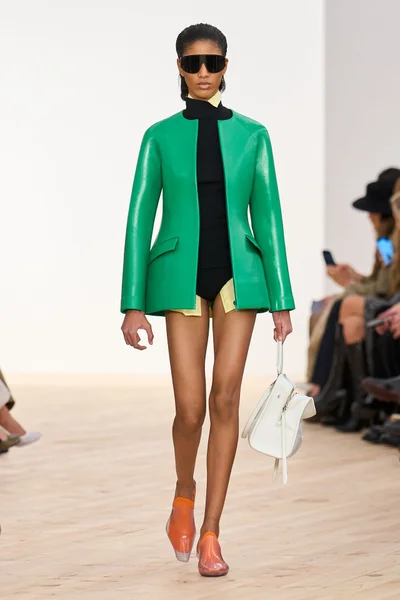 Look 5